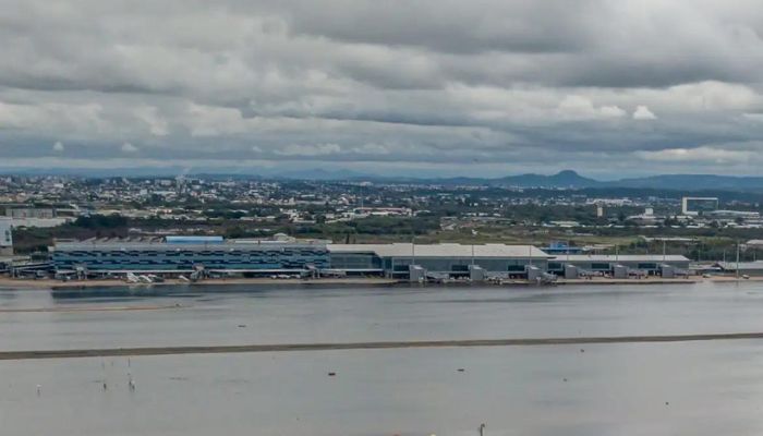 Aeroporto de Porto Alegre reinicia embarque e desembarque